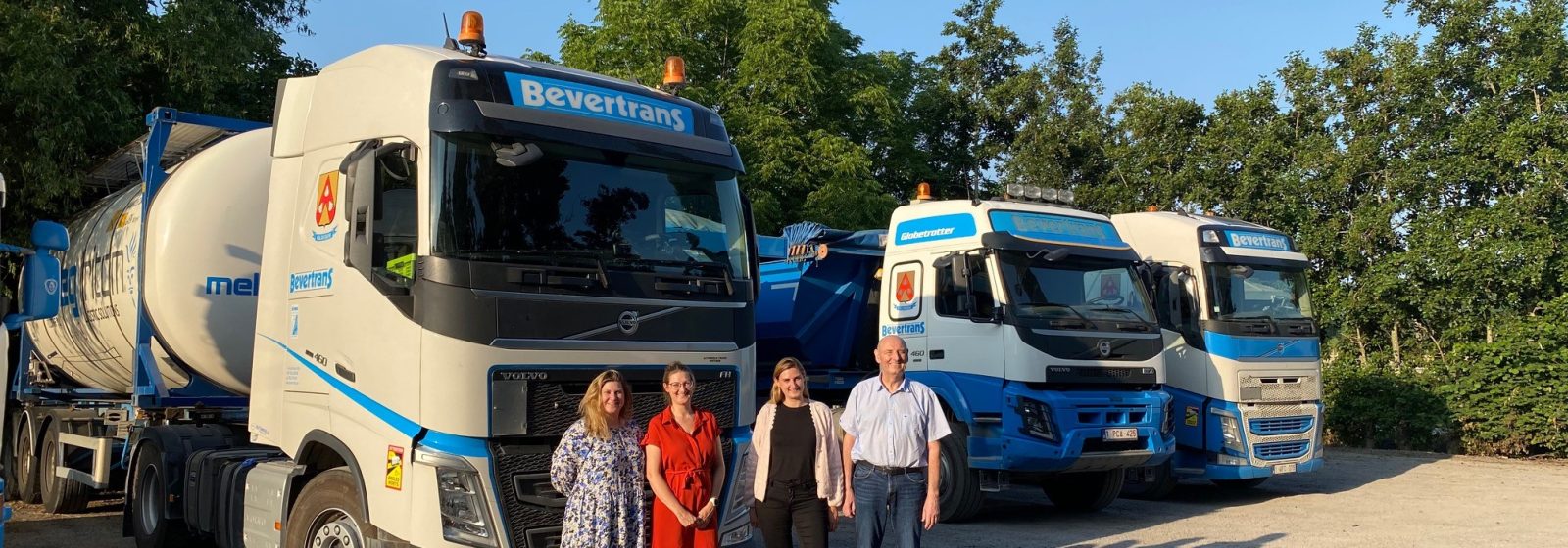 Marlotte, Liselotte, Charlotte en Geert Verhegge van familietransportbedrijf Bevertrans