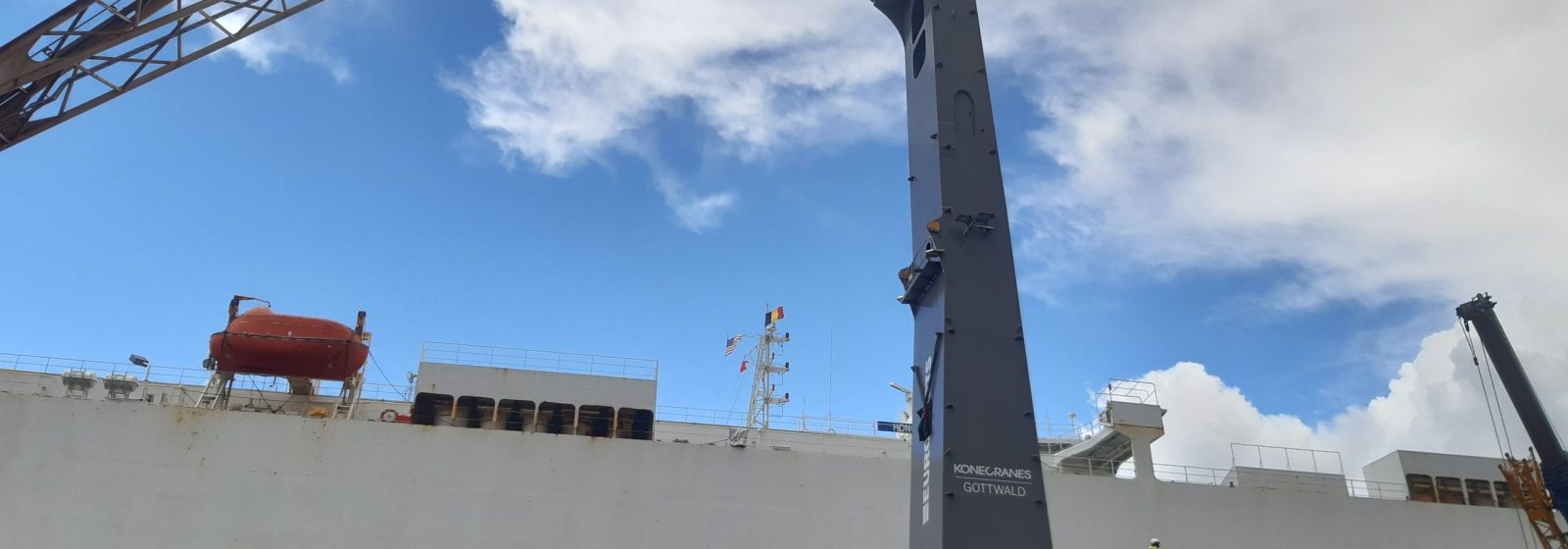 Konecranes Gottwaldkraan type HMK7508 bij Euroports Breakbulk Terminal Antwerp