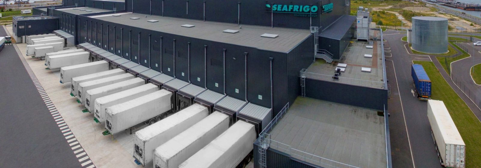 Reefercontainers bij de site van Seafrigo in Le Havre