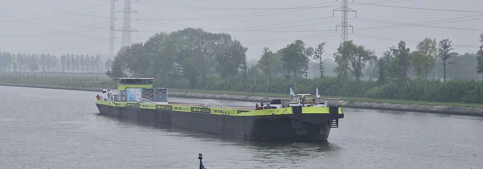 De 'H2 Barge 1' van BCTN vaart tussen Rotterdam en Meerhout.