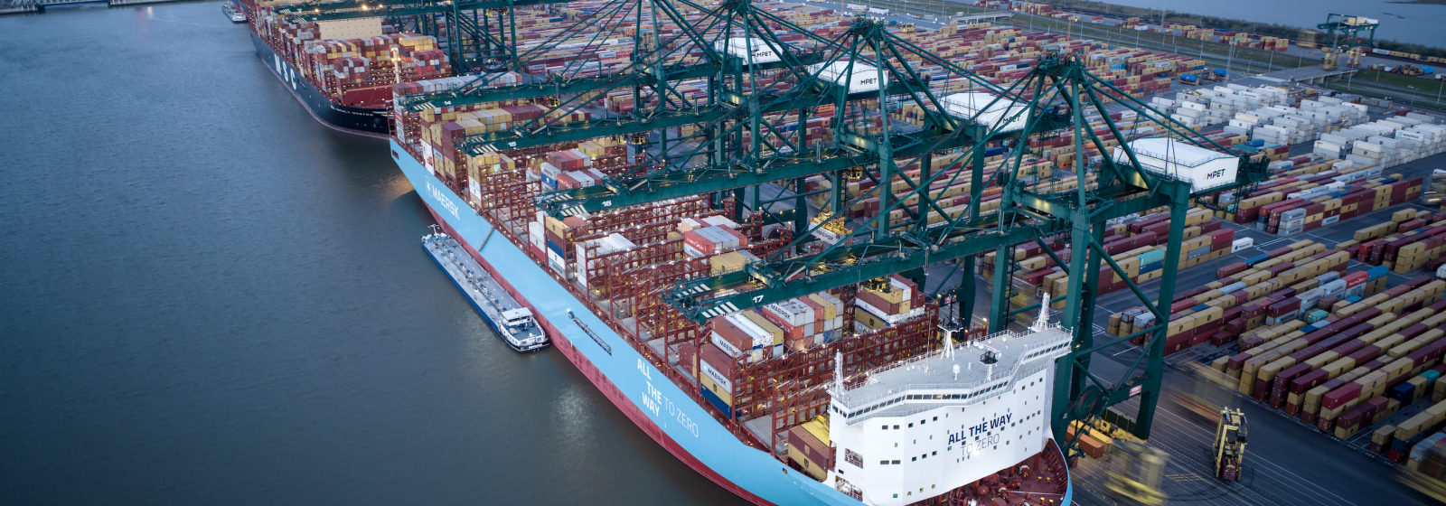 Eerste methanolbunkering met diepzeeschip Ane Maersk in Port of Antwerp-Bruges