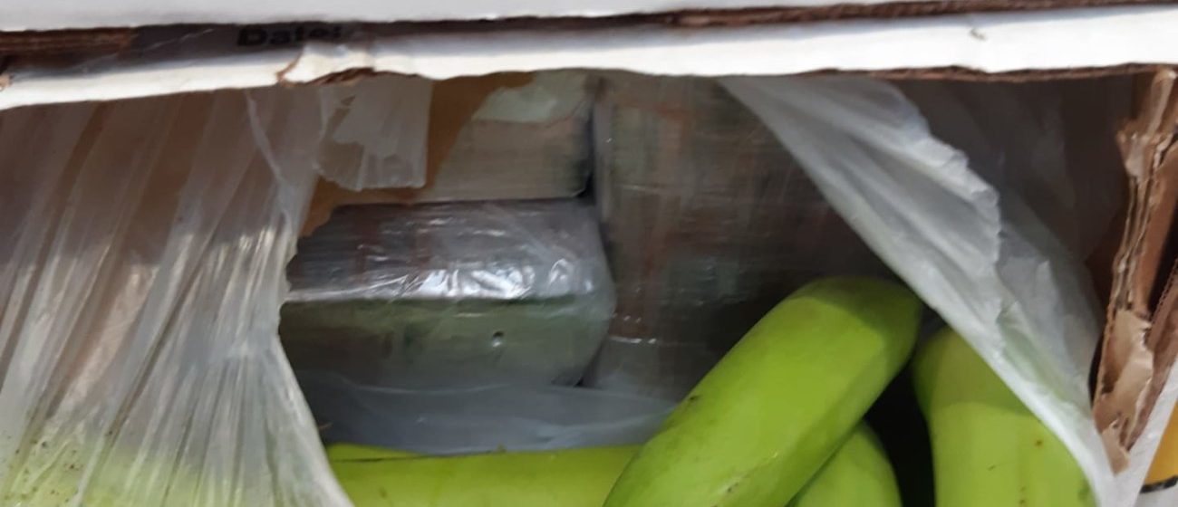 Coke verstopt tussen bananen uit Colombia