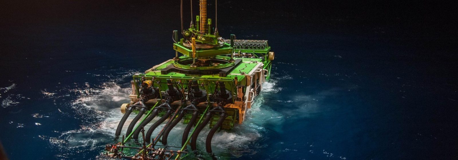 Diepzeerobot Patania van DEME verzamelt grondstoffen op de oceaanbodem
