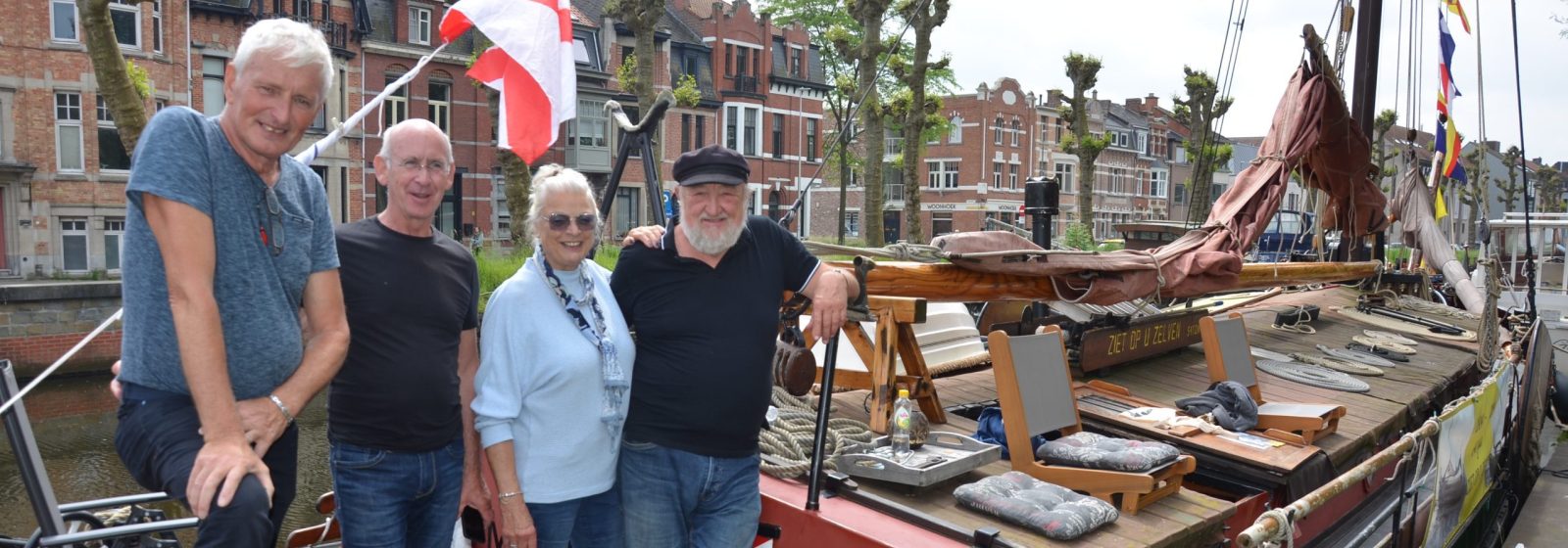 Historisch vrachtschip Ziet op u Zelven te bewonderen in Lokeren.