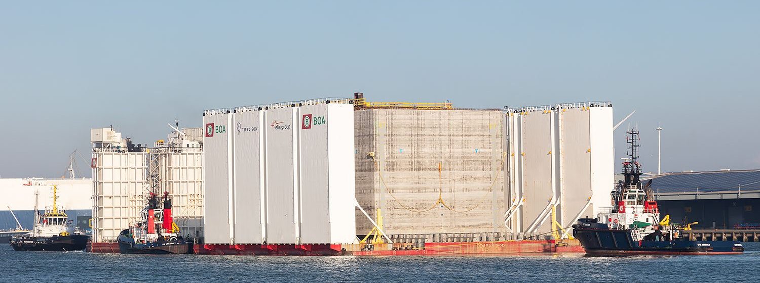 Eerste caisson Prinses Elisabeth-eiland vertrokken uit Vlissingen