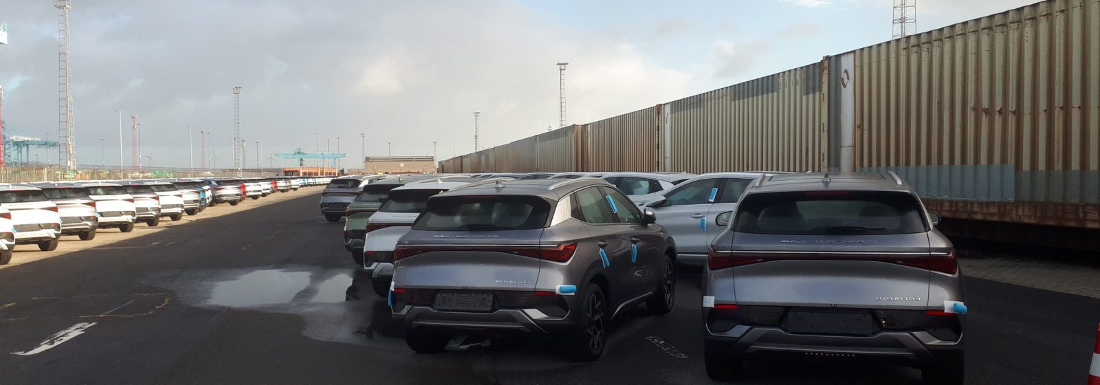 Chinese wagens bij P&O Ferries Zeebrugge