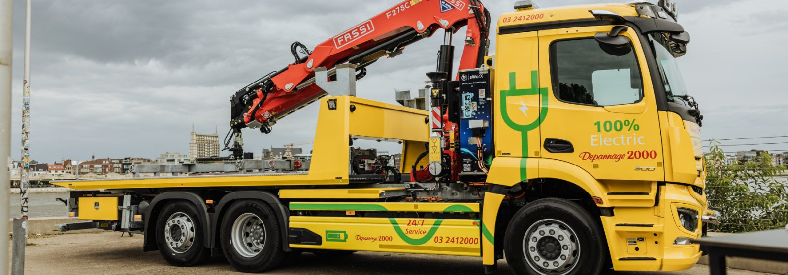 De elektrische takelwagen eActros300 van Depannage 2000