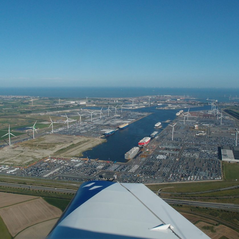 Achterhaven Zeebrugge vanuit de lucht