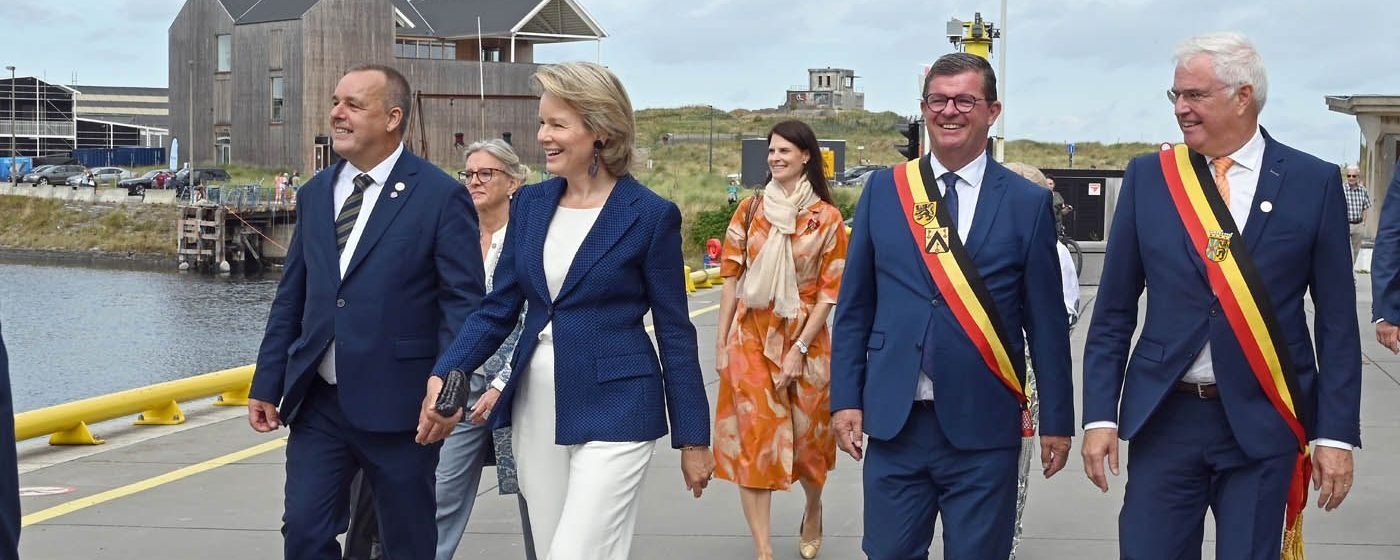 Koningin Mathilde bij VLIZ met algemeen directeur Jan Mees, Bart Tommelein en Carl Decaluwé