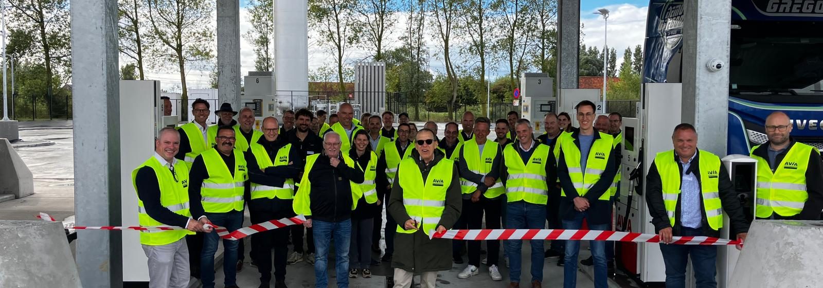 Luc Tack van Tankterminal opende in Zeebrugge een AVIA-tankstation voor trucks